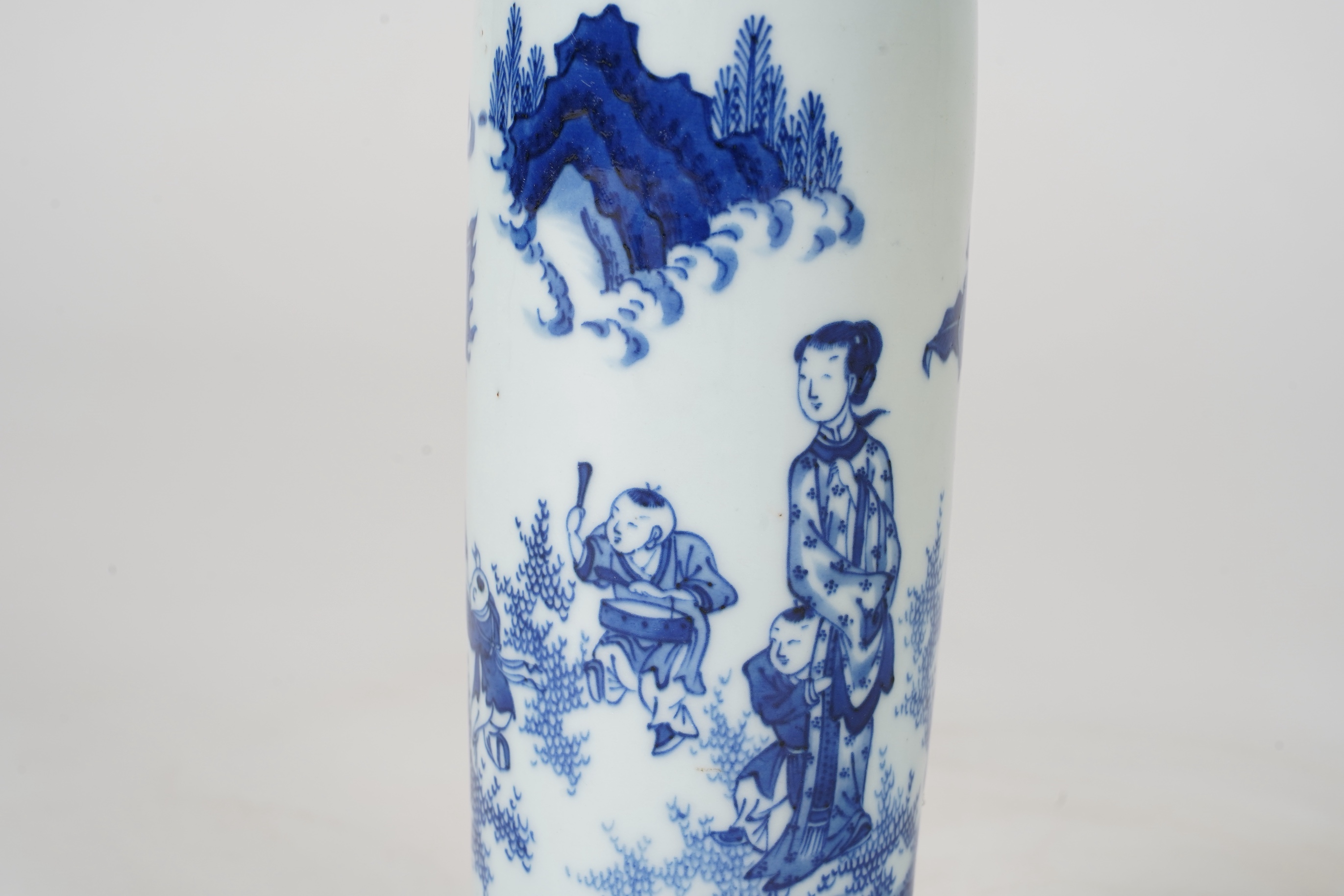 A small Chinese blue and white ‘figures in garden’ rolwagen vase, possibly Chongzhen period (1627-1644)